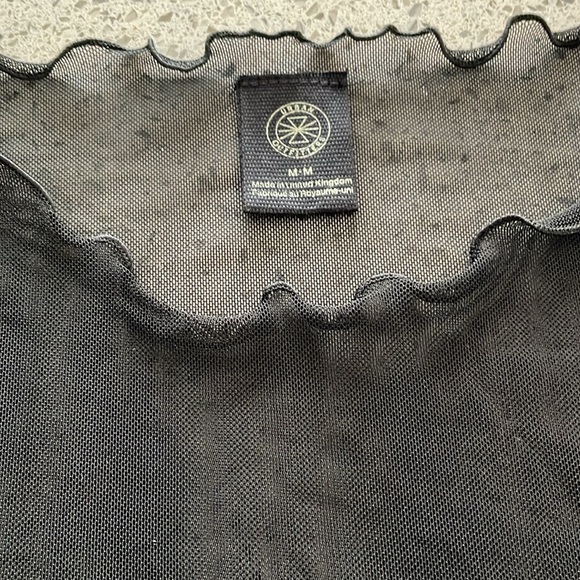 Urban Outfitters Black mesh shirt sleeve top size Medium - Picture 2 of 5
